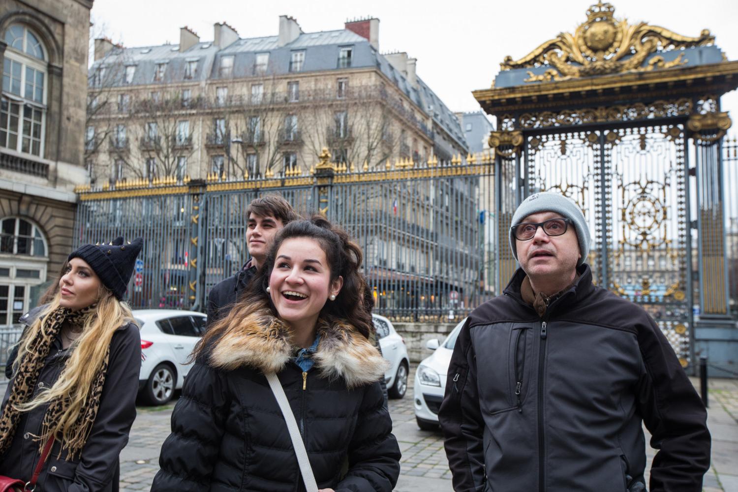 <a href='http://ccru.ngskmc-eis.net'>全球十大赌钱排行app</a>学院法语教授Pascal Rollet带领学生们到巴黎游学.